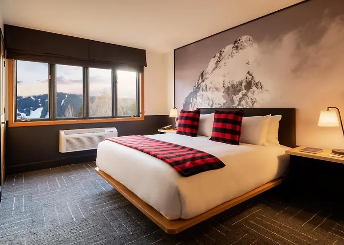 Motel Mountain Modern Hole Jackson
