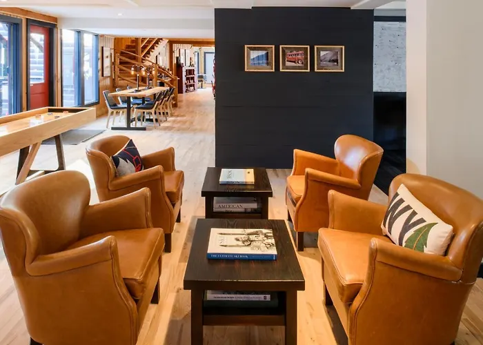 Mountain Modern Hole Motel