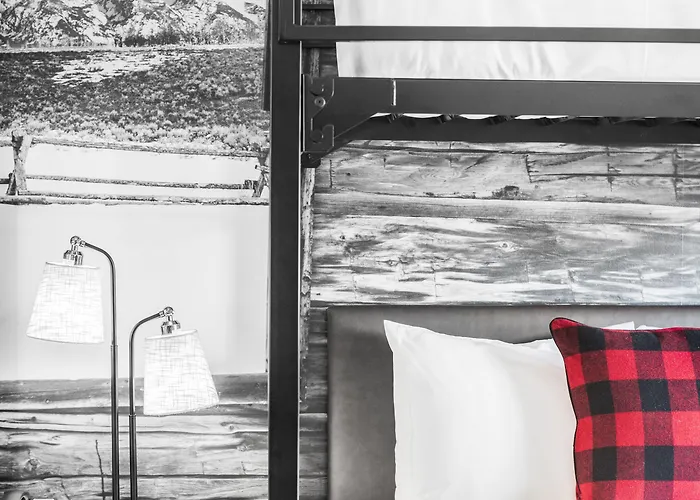 Mountain Modern Hole Motel 3*