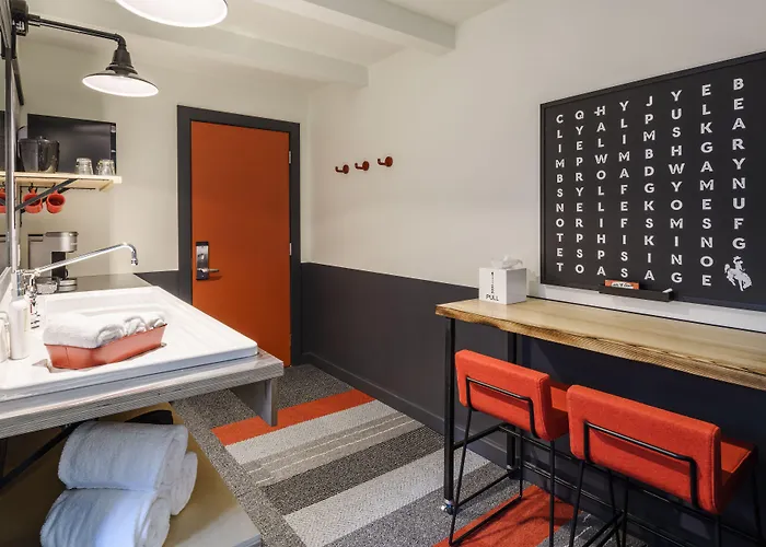 Mountain Modern Hole Motel